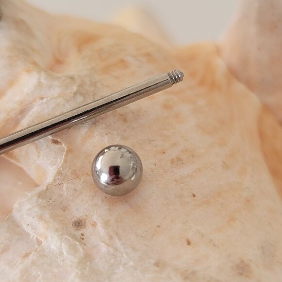 14G Surgical Steel Red and Clear Half Circle CZ Gem Nipple Shield piercing jewel - Picture 2 of 4